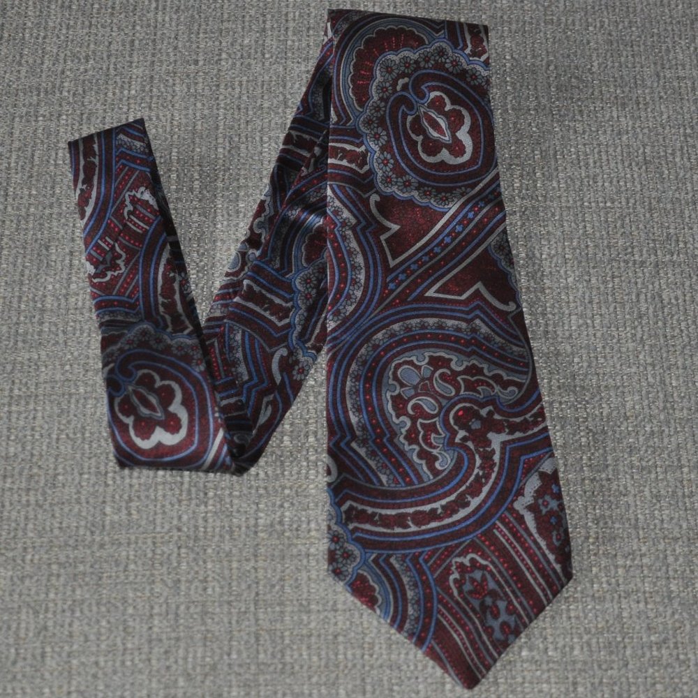 Vintage Yves Saint Laurent YSL 100% Silk Neck Tie Silver Grey Maroon Filigree